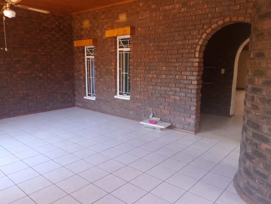 To Let 3 Bedroom Property for Rent in Kuruman Northern Cape